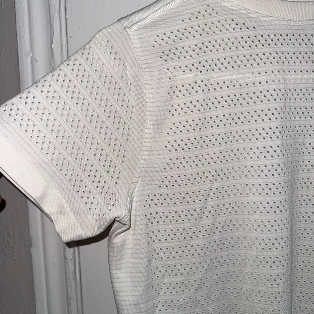 Lululemon short sleeve shirt Breeze By SS size 8 - Picture 10 of 11